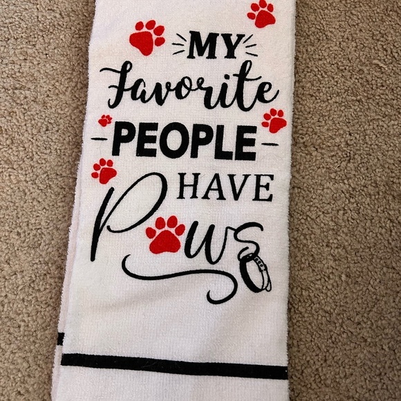 🐾 Animal Lover's White and Red Towel 🐾 - Picture 1 of 2